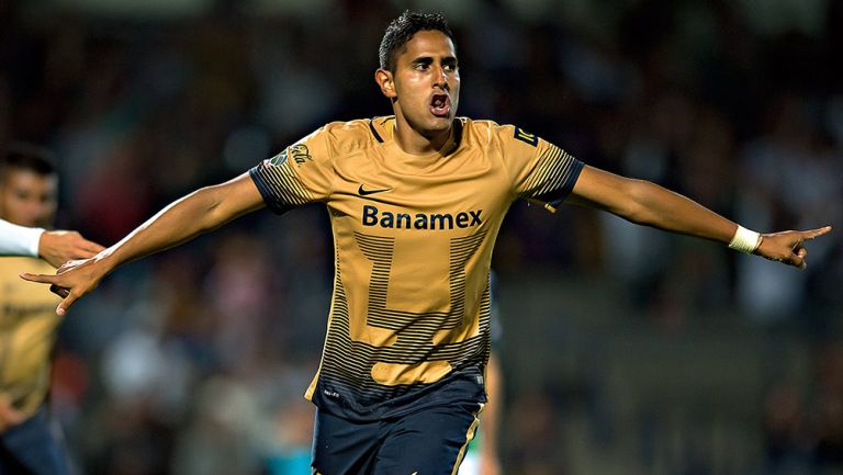 David Izazola festeja anotación de Pumas