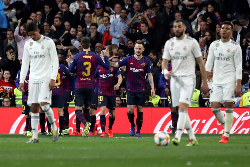 Barcelona celebra gol contra el Real Madrid