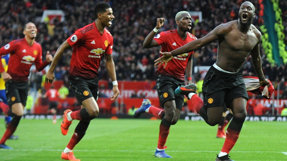 Jugadores del United celebran la victoria vs Southampton 