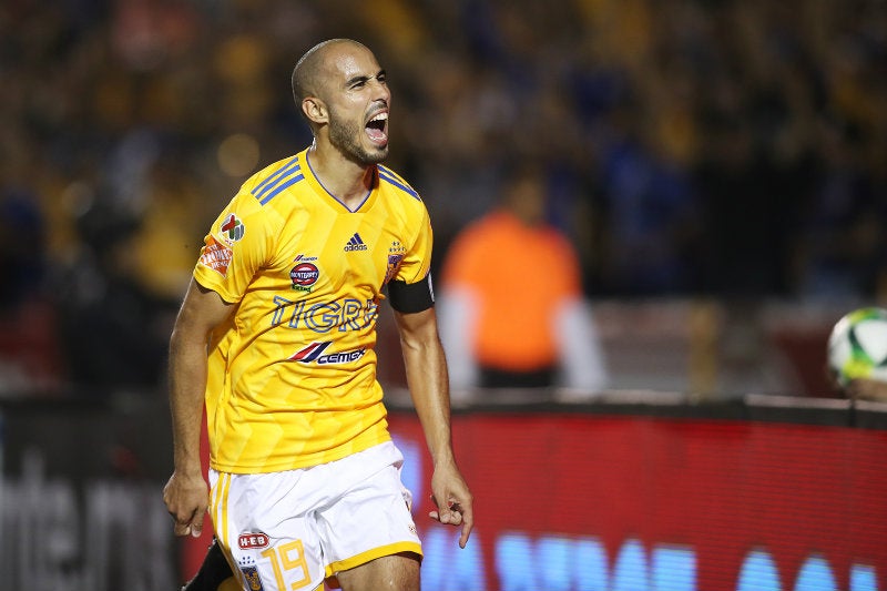 Guido Pizarro festeja un gol Tigres