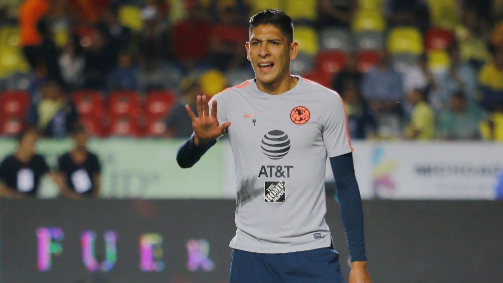  Edson Álvarez previo a disputar un juego con América