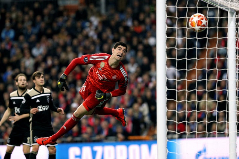 Courtois no puede evitar el cuarto gol del Ajax