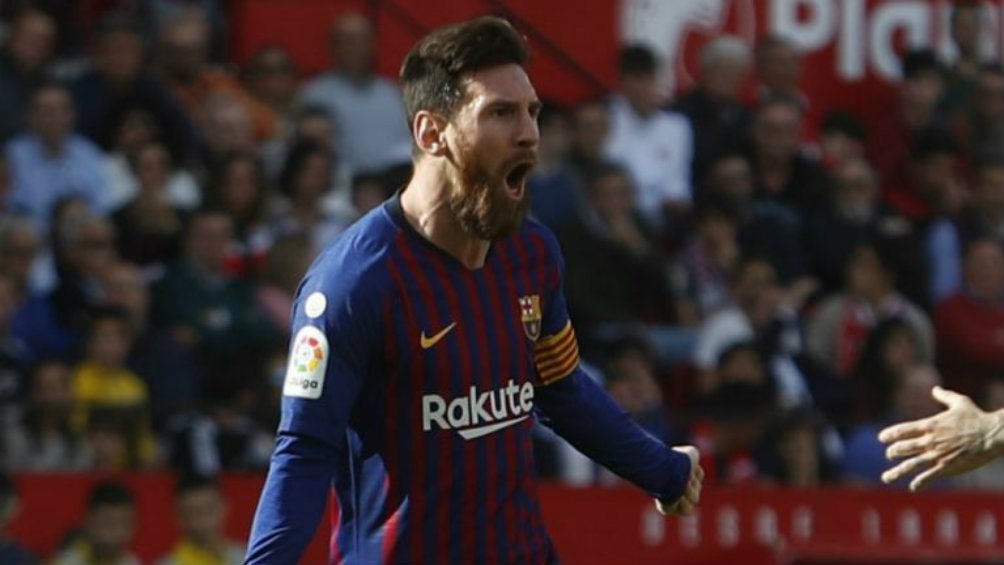 Messi festeja una anotación con Barcelona en la Copa del Rey