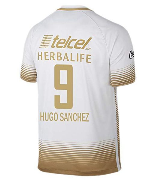 La playera de Pumas con el nombre de Hugol