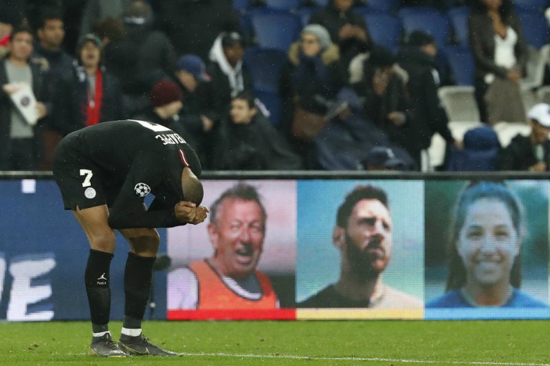 Mbappé se cubre la cara tras eliminación de Champions