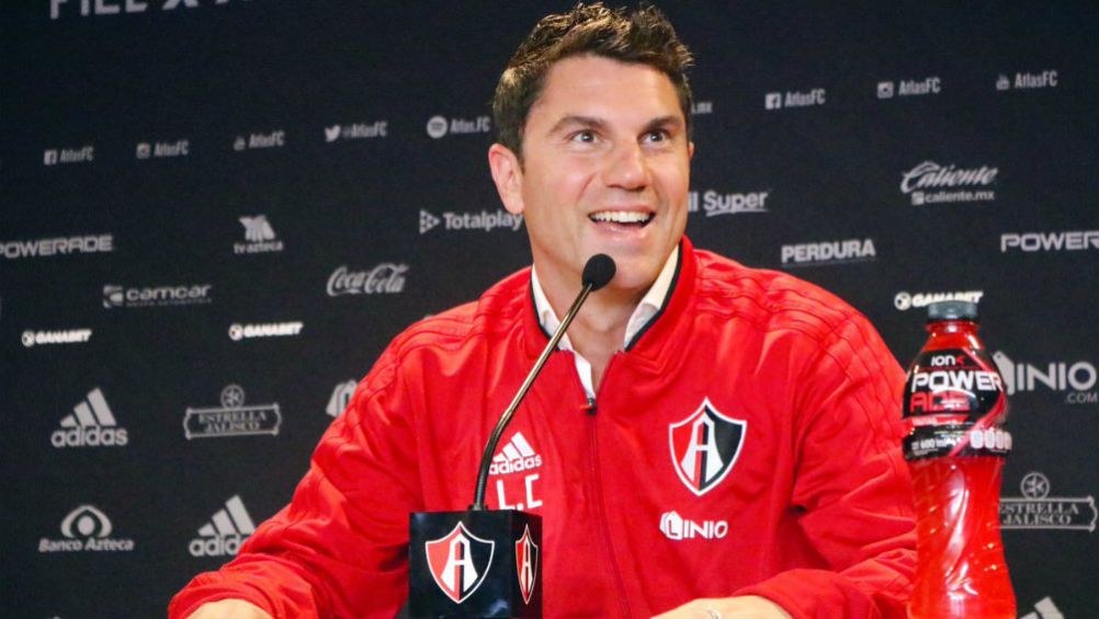 Leandro Cufré durante una conferencia de prensa