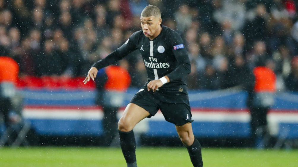 Mbappé, durante un juego del PSG