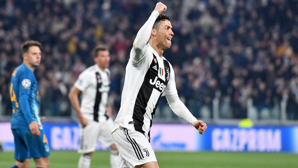 Cristiano Ronaldo festeja un gol con la Juventus