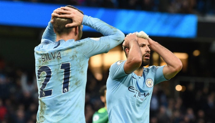 Silva y Agüero en partido con el City 