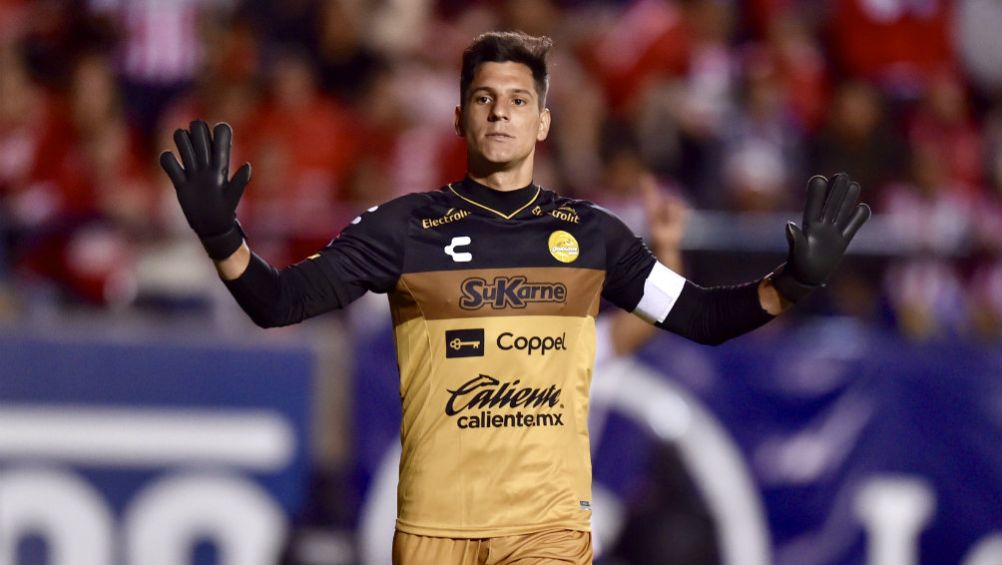 Gaspar Servio durante partido de Dorados