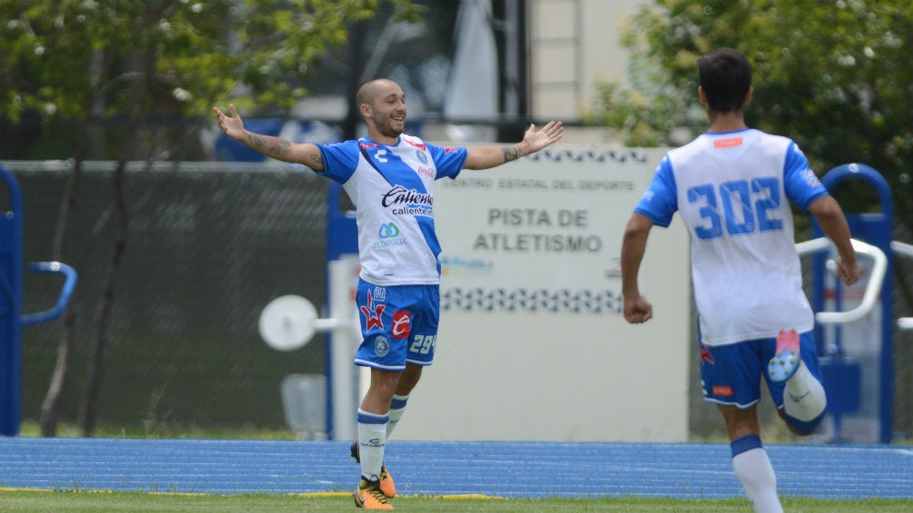 Pablo Leandro Gómez festeja un gol con la Sub 20 del Puebla