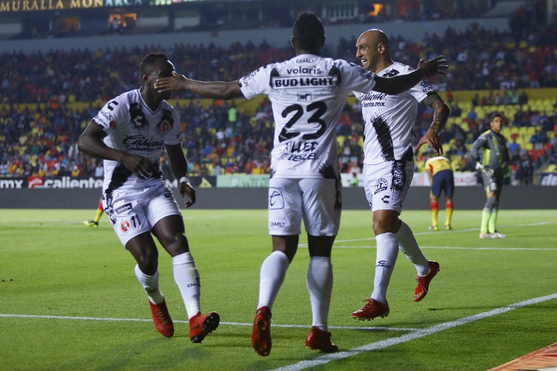 Nahuelpan festeja su gol en los Cuartos de Final de la Copa MX