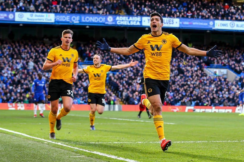 Raúl Jiménez festeja un gol con el Wolverhampton