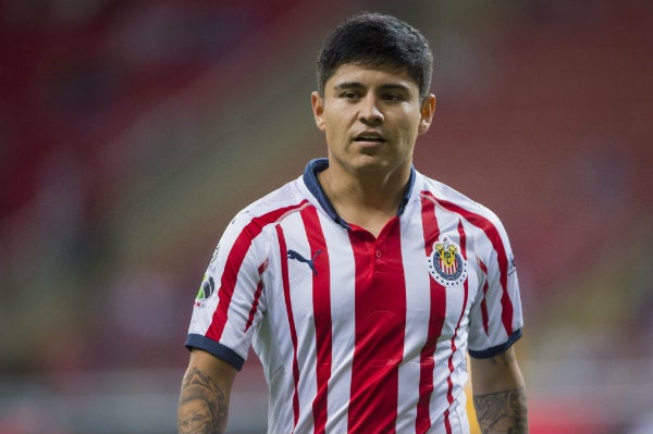 López, en un partido de las Chivas