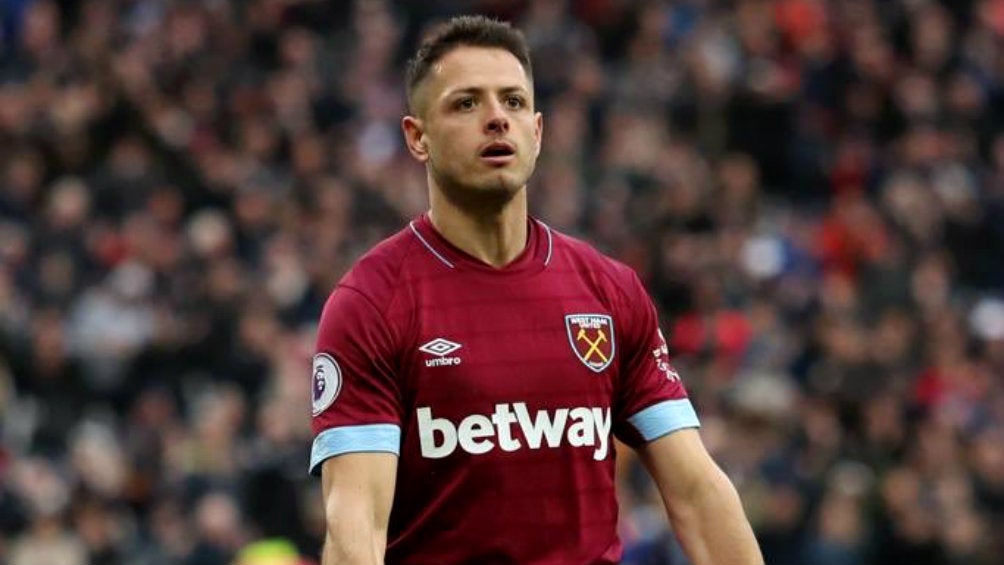 Javier Hernández festeja gol con el West Ham