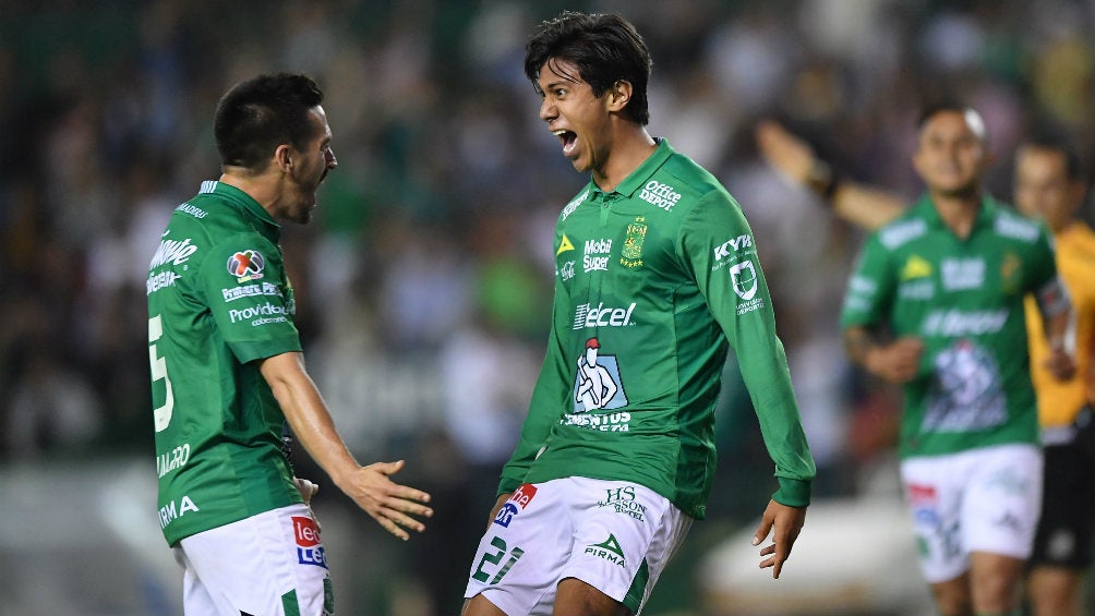 Jugadores del Léon festejan un gol ante el Veracruz