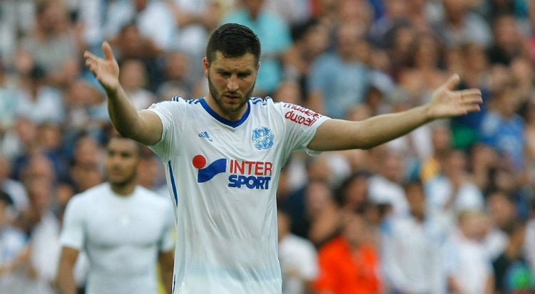 Gignac, durante un duelo con el Marsella