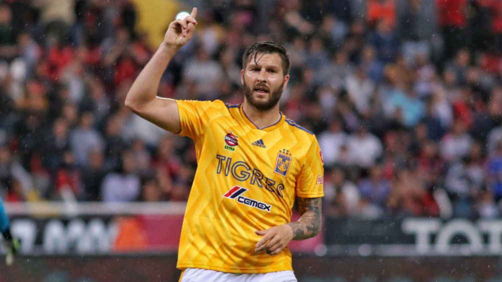 Gignac celebra tras marcar un gol con Tigres