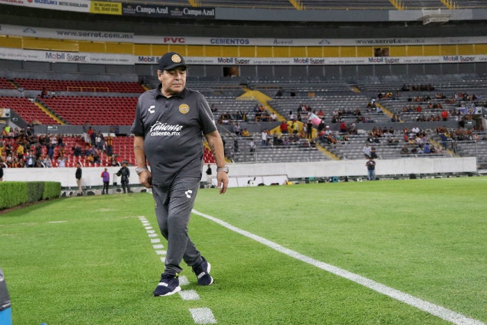 Maradona dirigiendo un partido de Dorados 