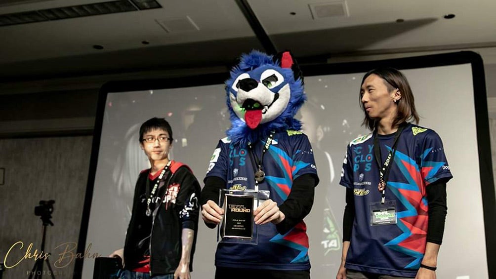 GO1 presumió su título enfundado en la botarga de SonicFox