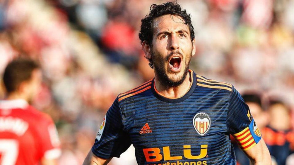 Parejo tras celebrar una anotación con el Valencia 