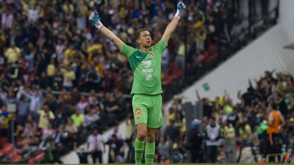 Marchesín celebra victoria del América 