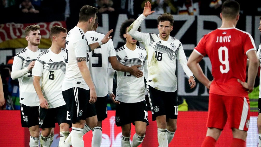 Goretzka celebra anotación contra Serbia