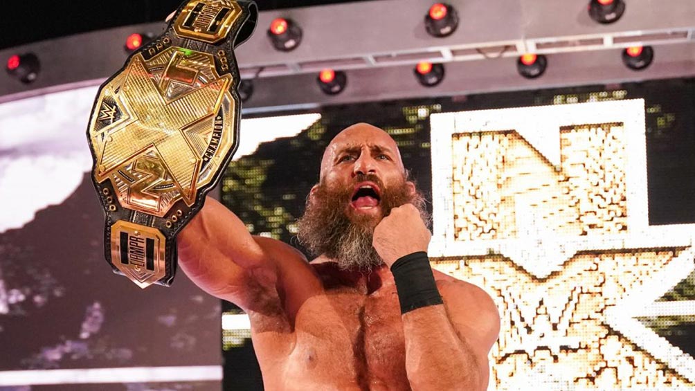 Tommaso Ciampa sostiene el campeonato de NXT