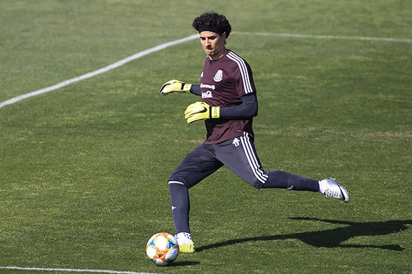 Ochoa, en entrenamiento del Tri