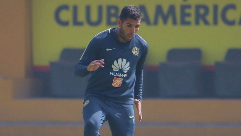 Silvio Romero, en una práctica del América en Coapa 