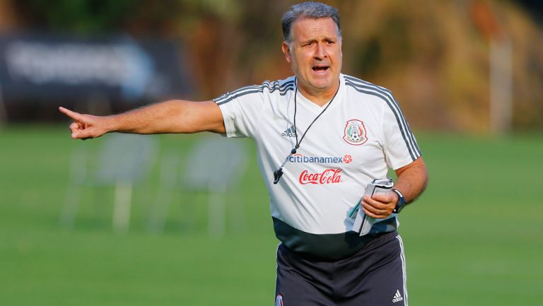 Martino dirige una sesión del Tri previo a la Fecha FIFA