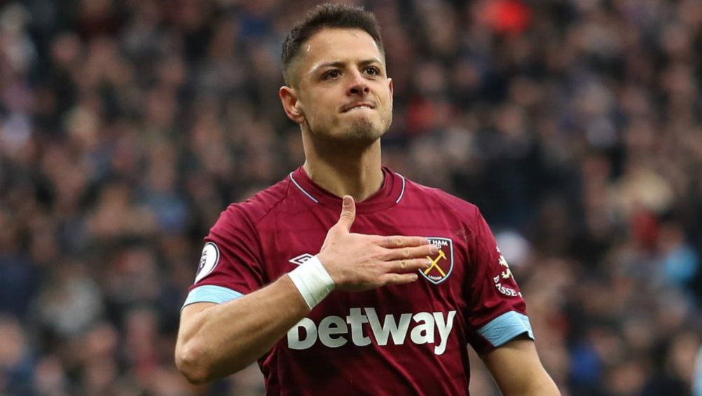 Chicharito festeja con el West Ham