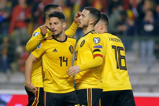 Jugadores de Bélgica celebran gol contra Rusia 