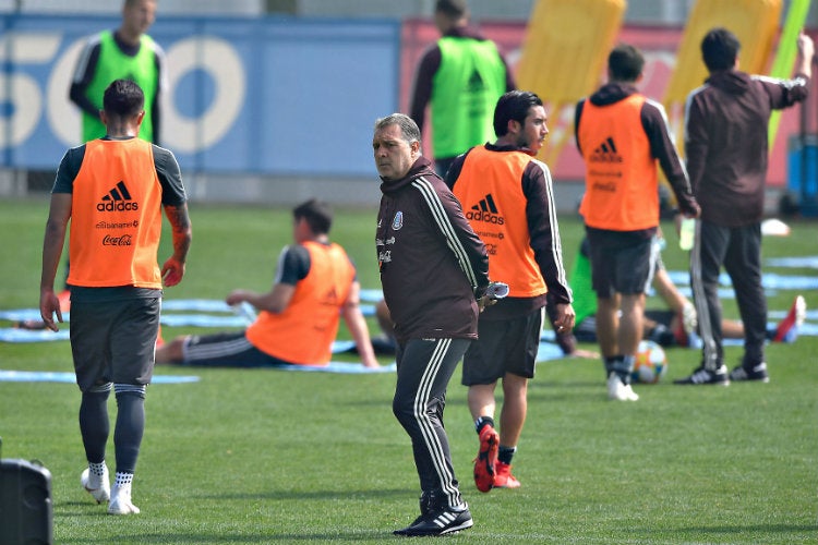 Selección Mexicana entrena previo al duelo contra Chile