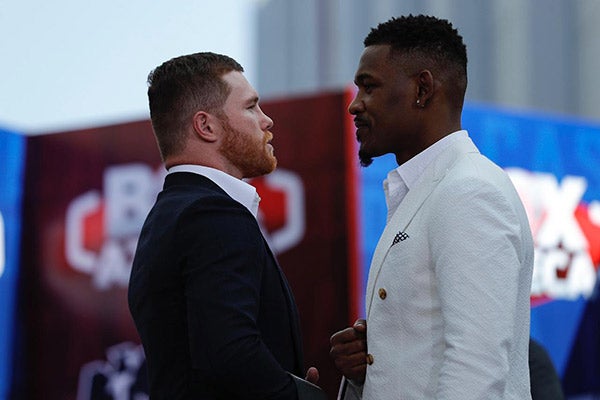 Canelo y Jacobs se encaran 