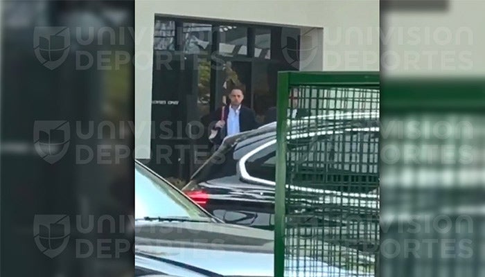 Javier Hernández saliendo del juzgado 