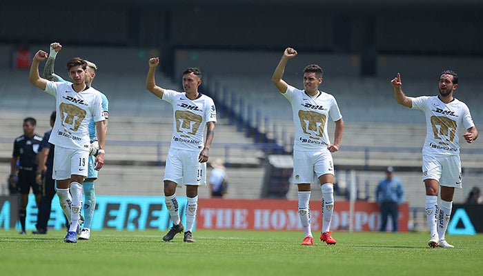 Pumas al finalizar un partido ante Morelia 