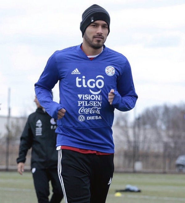 Bruno Váldez durante un entrenamiento con la Albirroja 