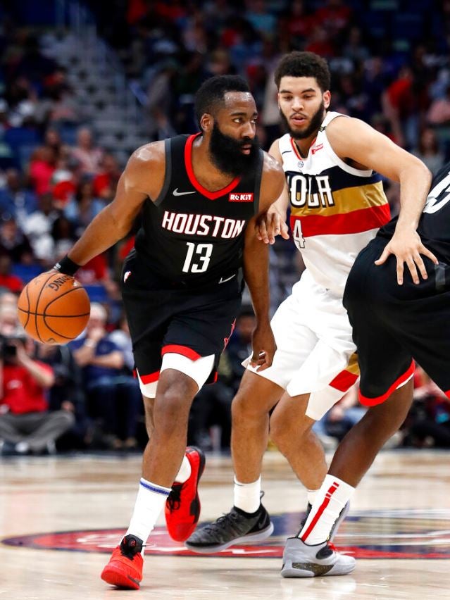 James Harden se lleva la marca de un rival