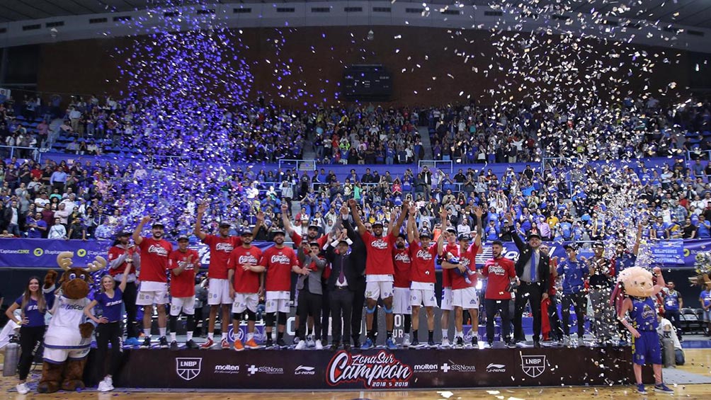 Los Capitanes levantan el trofeo de la Zona Sur