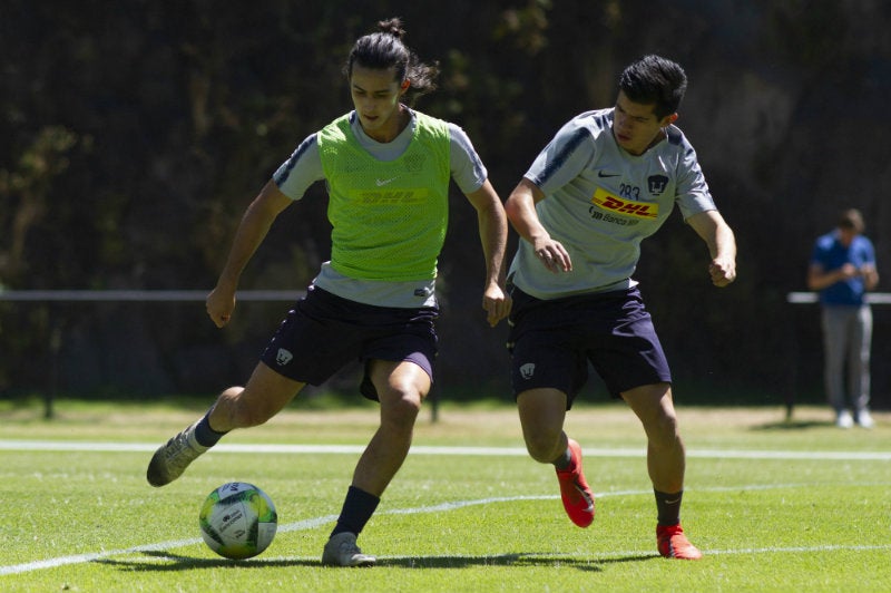 Jugadores de Pumas en un entrenamiento en Cantera