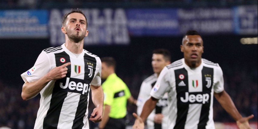 Pjanic festeja anotación en Champions con la Juventus 