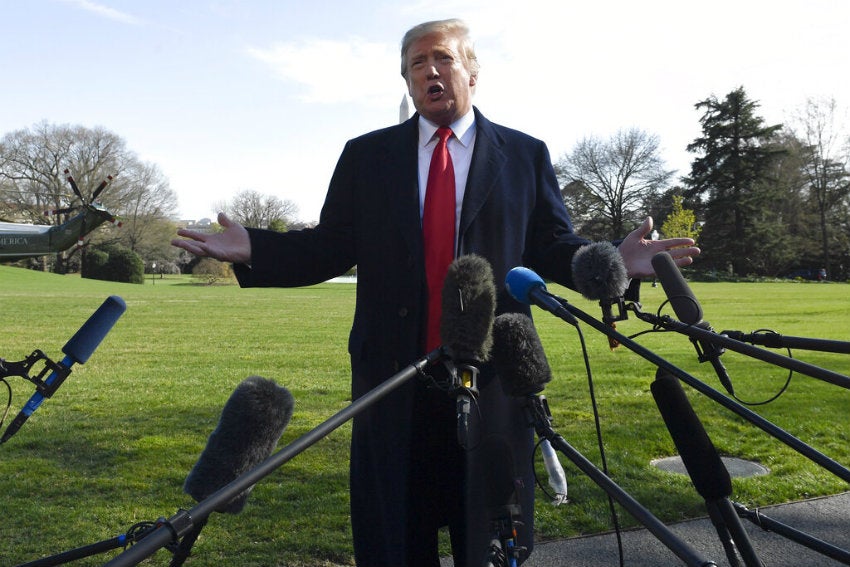 Trump durante una conferencia de prensa 