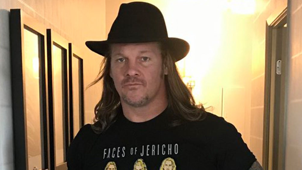 Chris Jericho posa para la foto