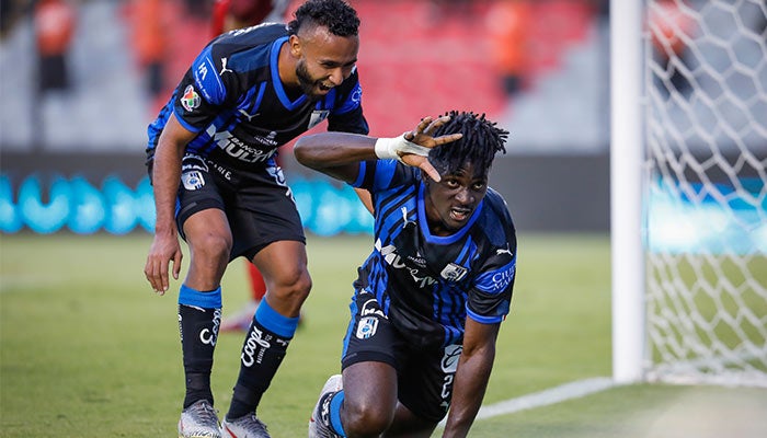 Ake Loba celebrando su gol contra Tijuana 