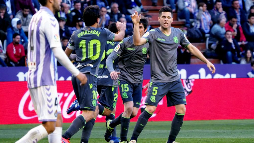 Jugadores de la Real Sociedad festejan el gol del empate vs Valladolid