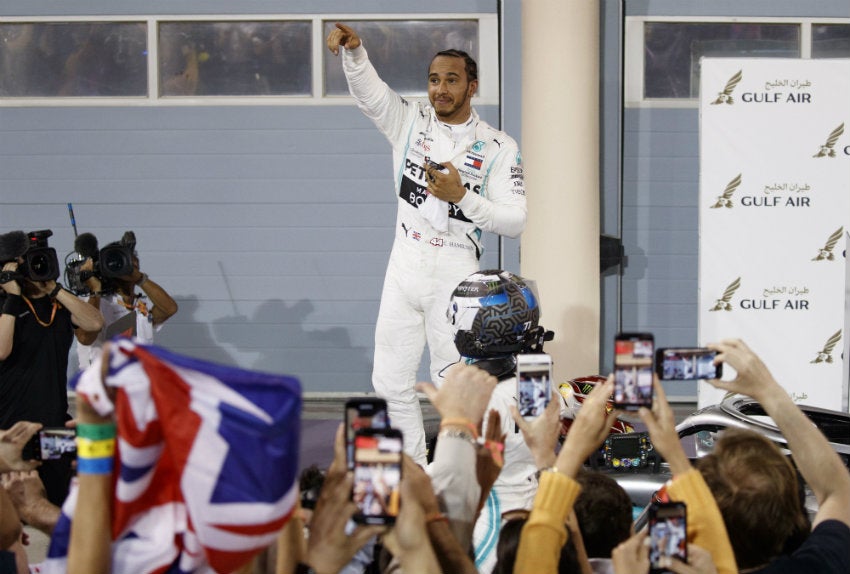 Lewis Hamilton celebra victoria en el GP de Bahrein 