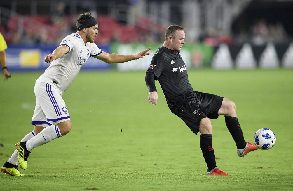 Ronney protege el esférico en choque contra Orlando City