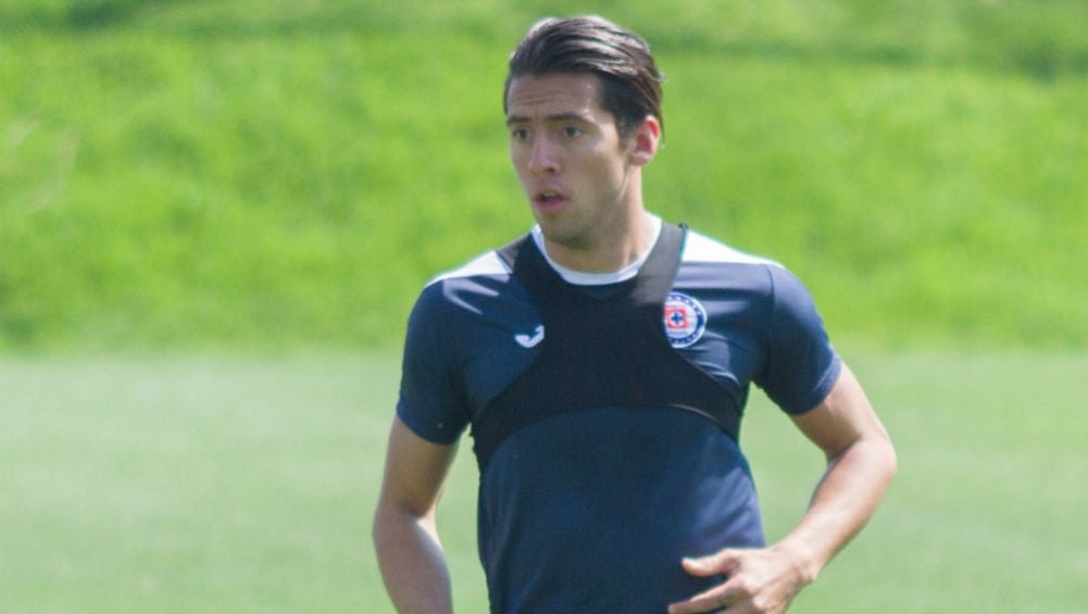 Javier Salas durante un entrenamiento con Cruz Azul