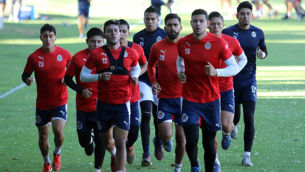 Chivas durante un entrenamiento en Zapopan 